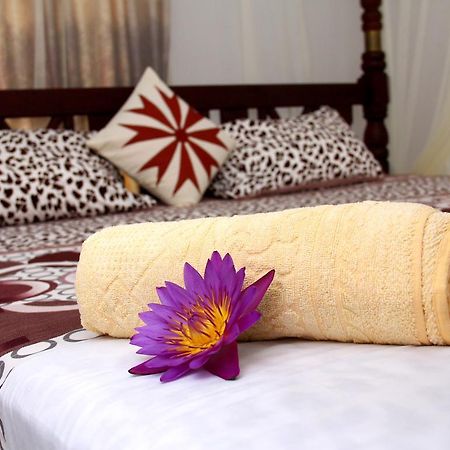 Sethun House Hotel Mirissa Ruang foto