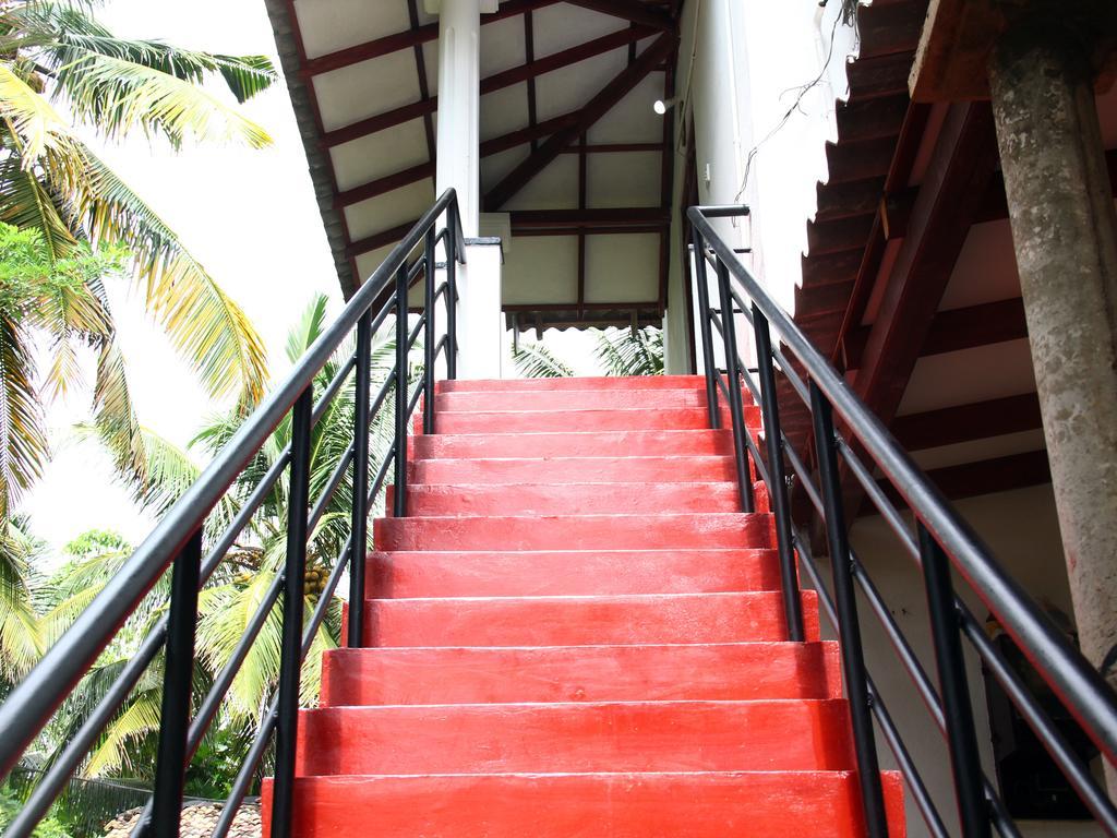 Sethun House Hotel Mirissa Bagian luar foto