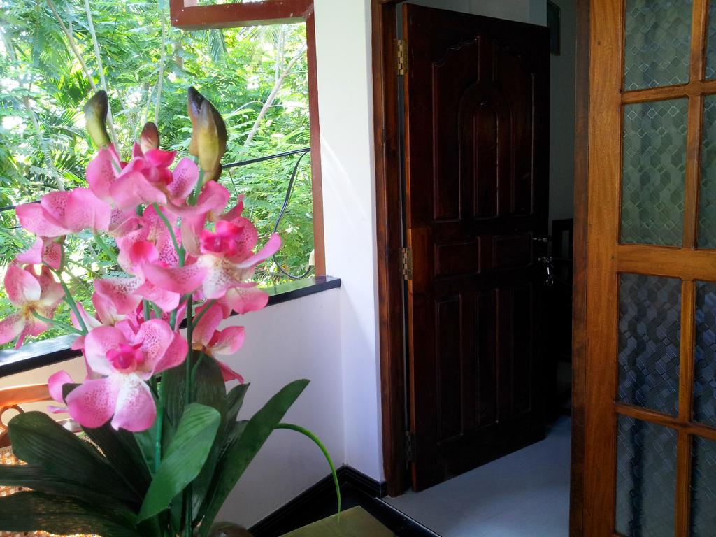Sethun House Hotel Mirissa Bagian luar foto